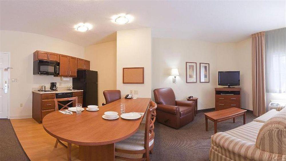 Candlewood Suites Fort Myers/Sanibel Gateway By Ihg Eksteriør billede
