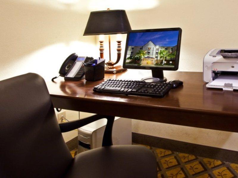 Candlewood Suites Fort Myers/Sanibel Gateway By Ihg Eksteriør billede