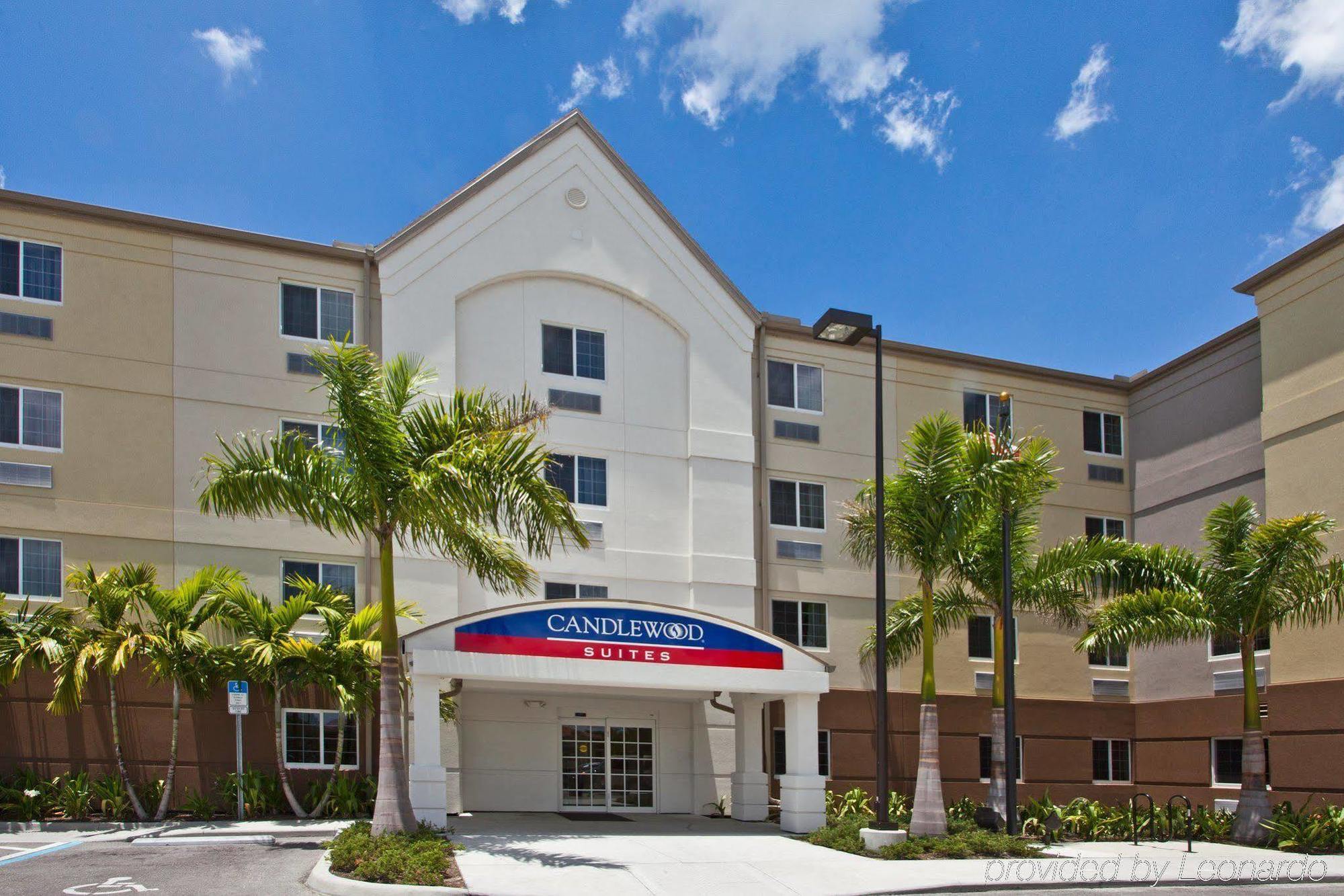 Candlewood Suites Fort Myers/Sanibel Gateway By Ihg Eksteriør billede