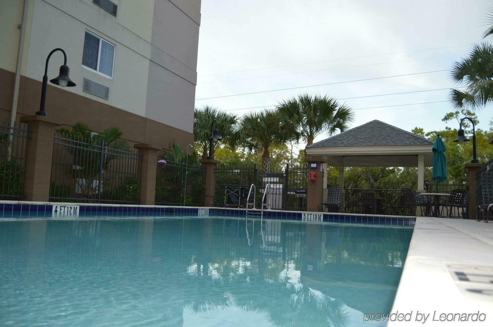 Candlewood Suites Fort Myers/Sanibel Gateway By Ihg Eksteriør billede